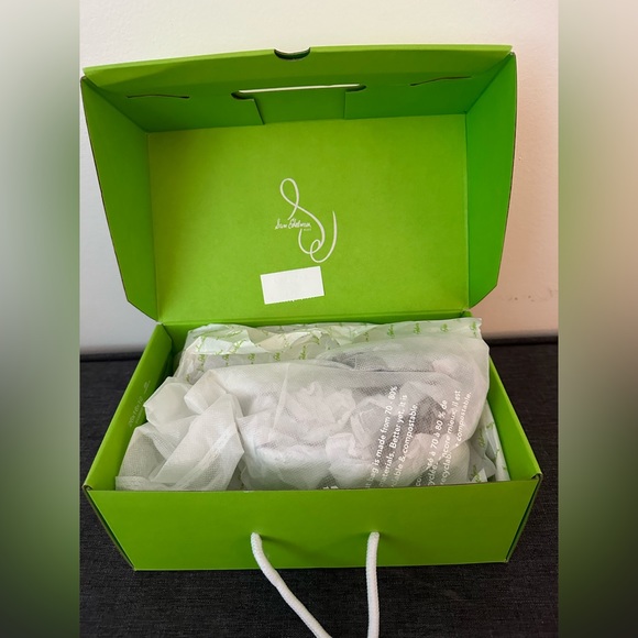 NIB! Sam Edelman Girls gold small heels- size 13 - Picture 5 of 7